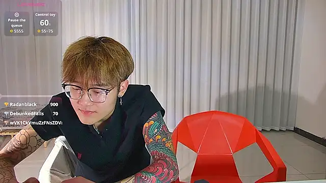 KK-cuteboy 网络视讯表演