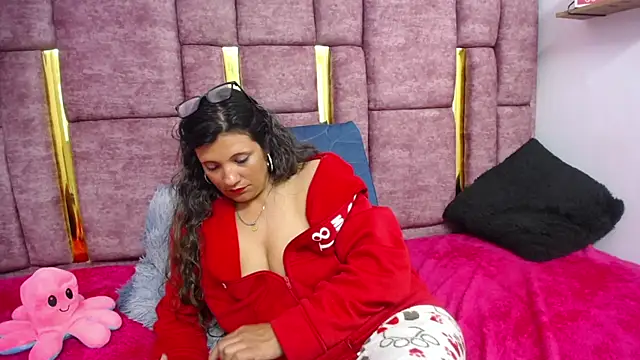 SKARLET_KOVA Chat XXX in diretta