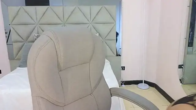 Živý XXX chat maiaa_ruiz