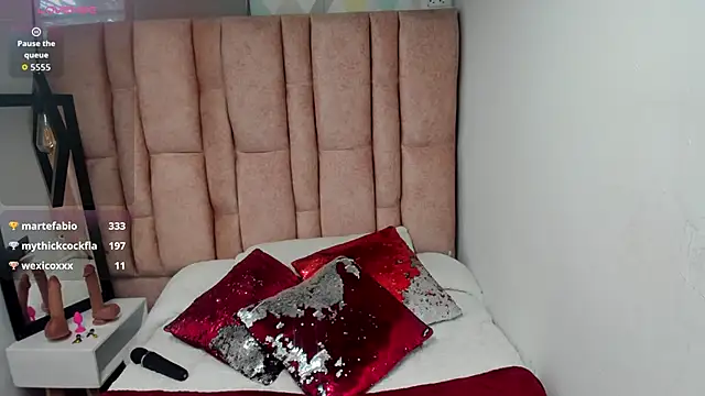 Issa_Milf__ élő XXX-chatje