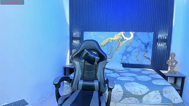 Pokazy przed kamerką – Dark_Desiree18