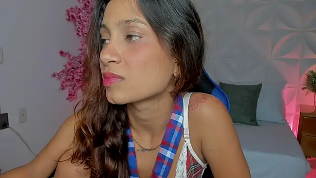 cora_22 Adlı Modelin Canlı XXX Sohbeti