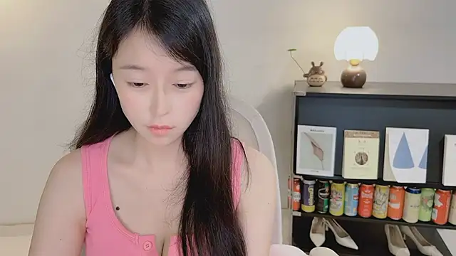 Onechestnut's Live XXX Chat