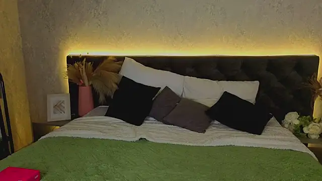 Golden__Whisper Chat XXX in diretta