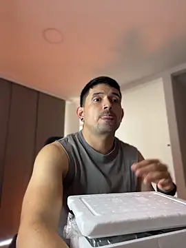 TroyeSavage's Live XXX Chat