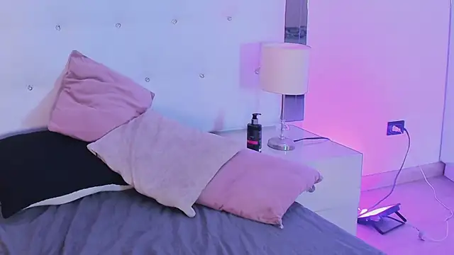 Chat XXX en directo de Emily_Flame