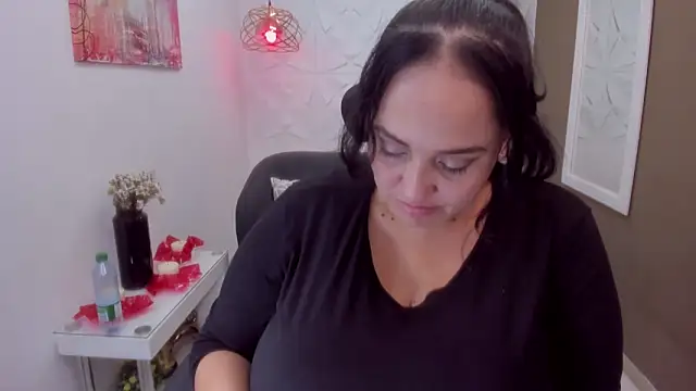 Sharon_tits: онлайн-секс-чат