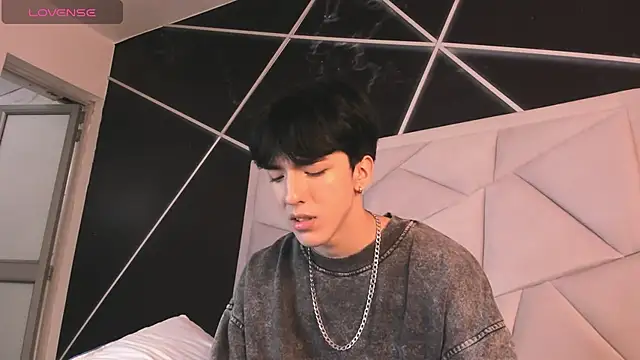 Chat +18 de AerumChae ao vivo