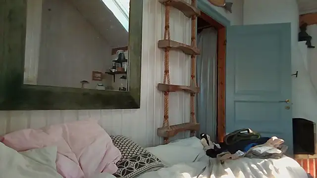 Stock-Holmes Live XXX Chat