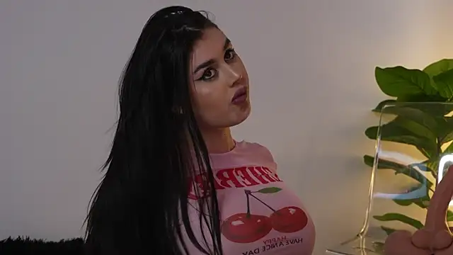 ItsKendra: онлайн-секс-чат