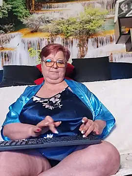 QueenPammy1 Adlı Modelin Canlı XXX Sohbeti