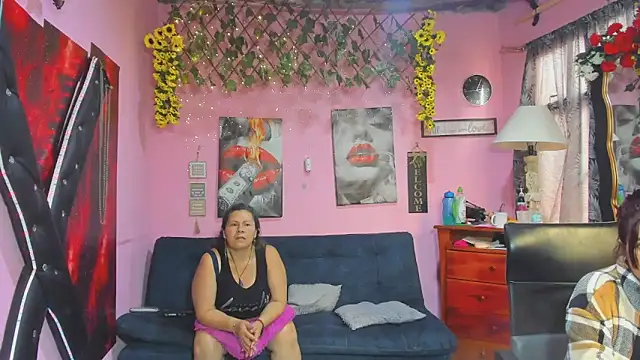 Show modela lesbiancuple na web-kameri