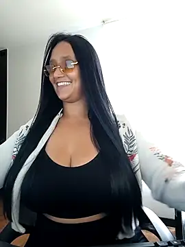 Esmeralda333 Chat XXX in diretta