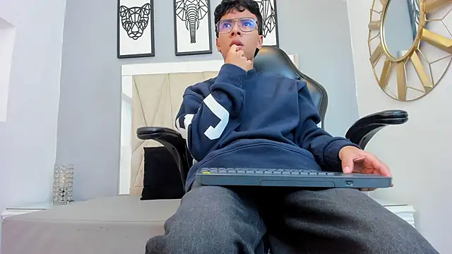 adams_bobby Live XXX Chat