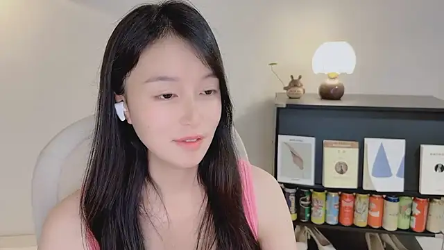 Onechestnutn Live XXX chat