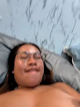 Chat XXX en directo de Ponthip