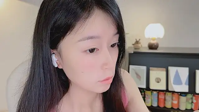 Onechestnut's Live XXX Chat