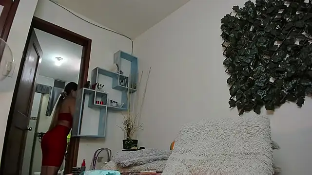 DestinyHills Adlı Modelin Canlı XXX Sohbeti