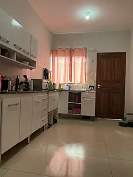 Irresistible24: απευθείας συνομιλία ΧΧΧ