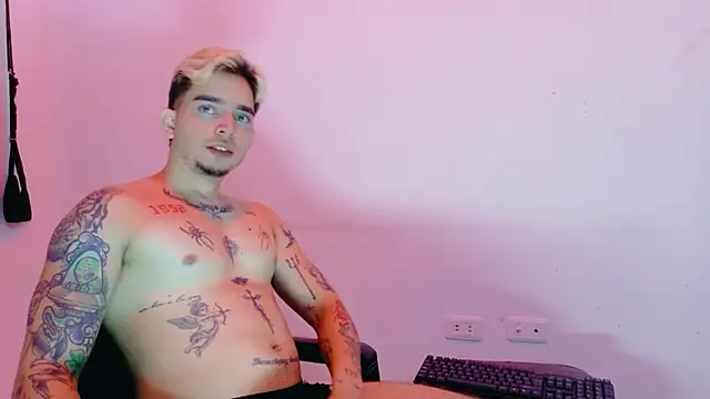 Chat +18 de AliceandMax ao vivo