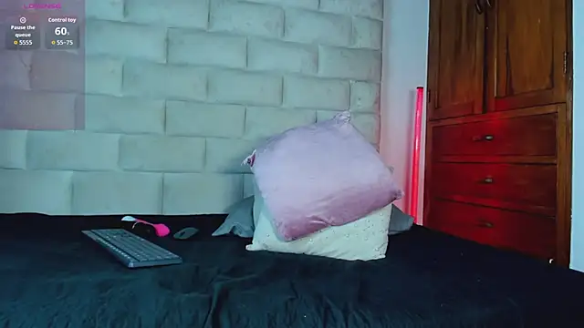 HollyGrey_: απευθείας συνομιλία ΧΧΧ