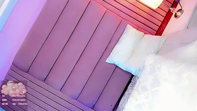 Camille_deluxe Show Webcam