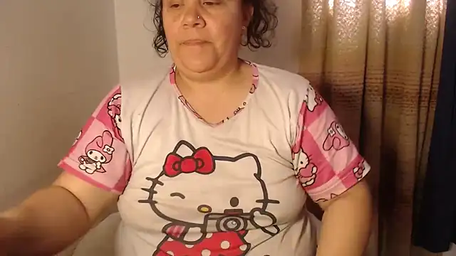 agathamiller01 Adlı Modelin Canlı XXX Sohbeti