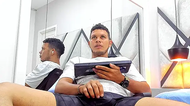 NohaBrooks – Kamerová šou