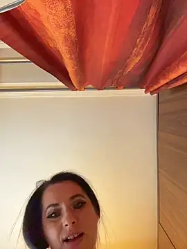 Hotmomcheckk_'s Webcam Show