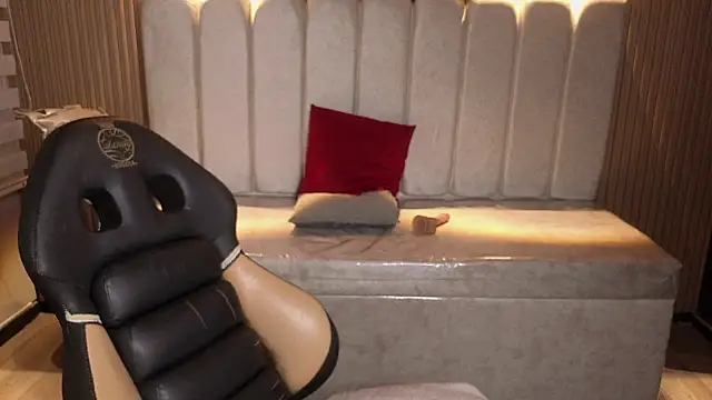 _Mia_Evans_1's Live XXX Chat