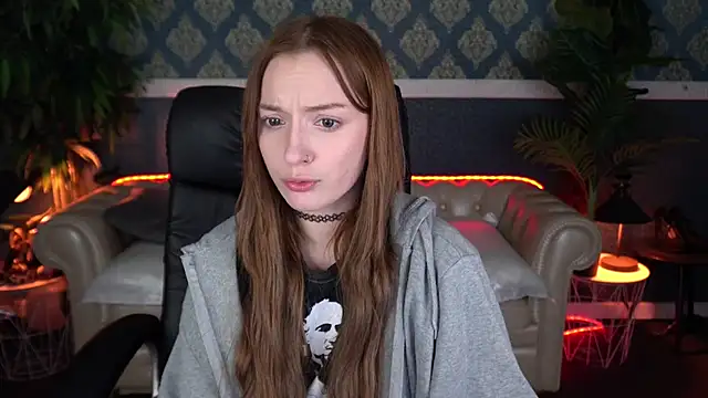 FoxyMayy Chat XXX in diretta