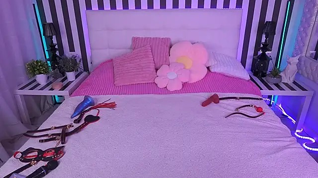 LittleShyy's Live XXX Chat