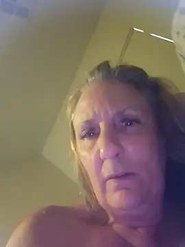 SultrySummer68 élő XXX-chatje