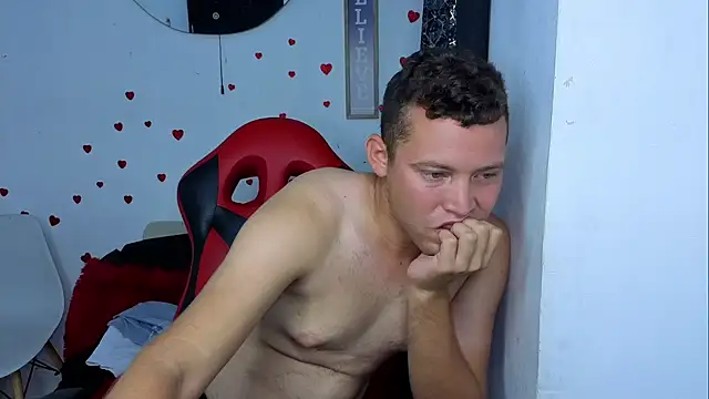 sven_fox723 Live XXX Chat