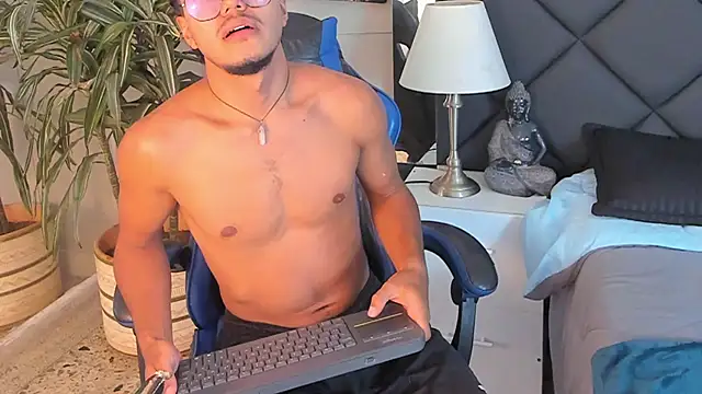 Chatroom XXX en direct de kai_storn