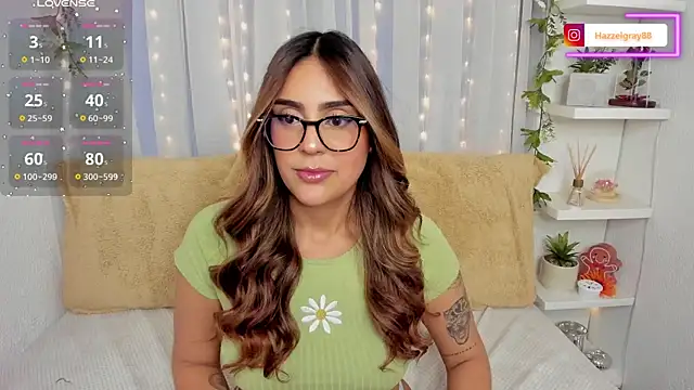 HazzelGray – Naživo XXX chat