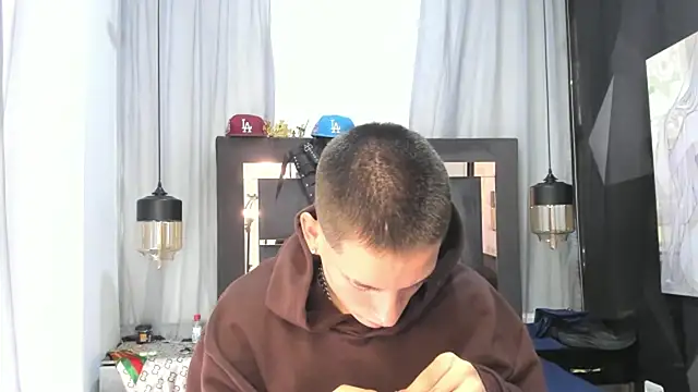 Chat XXX ao vivo de HunterHeat_