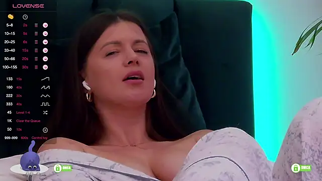 Minelliss Live XXX Chat