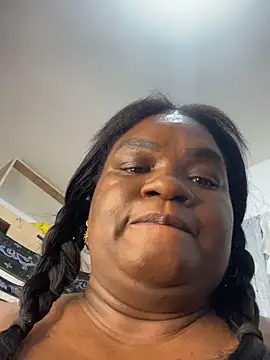 Chat +18 de lilybaudyn_ ao vivo