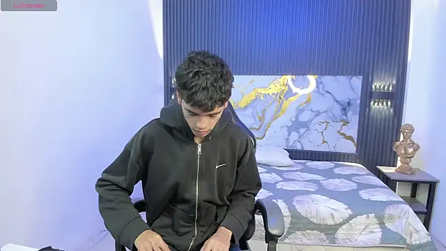 Dark_Desiree18 在線直播表演