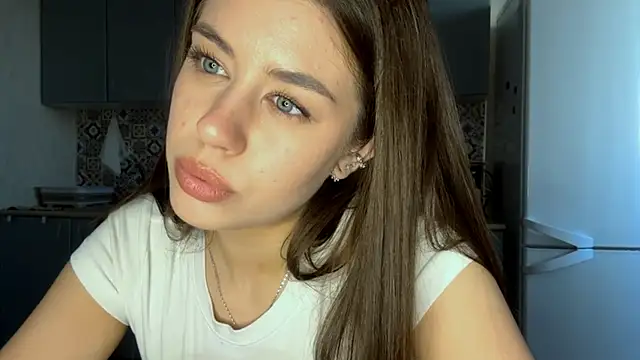 Show modela LypsiXo na web-kameri