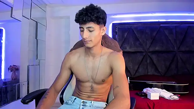 MaxiimoRomano_ Show Webcam