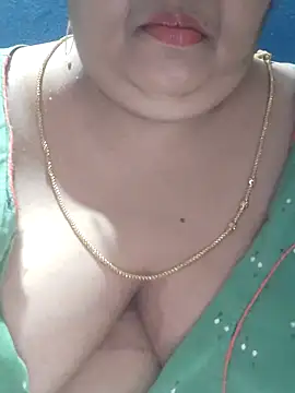 tamilthanushri's Live XXX Chat