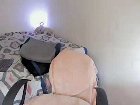 chloe_kisses' Live XXX Chat