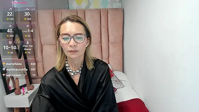 Issa_Milf__: онлайн-секс-чат