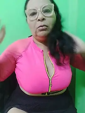 Amarantha25 Adlı Modelin Canlı XXX Sohbeti