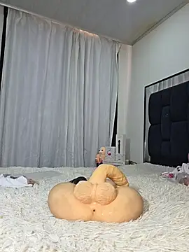 Pokazy przed kamerką – AntonelaNerii