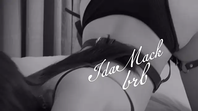 IdaMack's Live XXX Chat