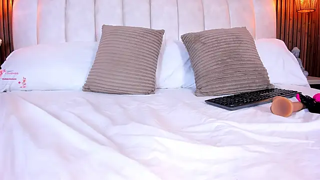 LisaLain's Live XXX Chat