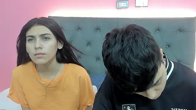 ariloe_quintero Adlı Modelin Canlı XXX Sohbeti